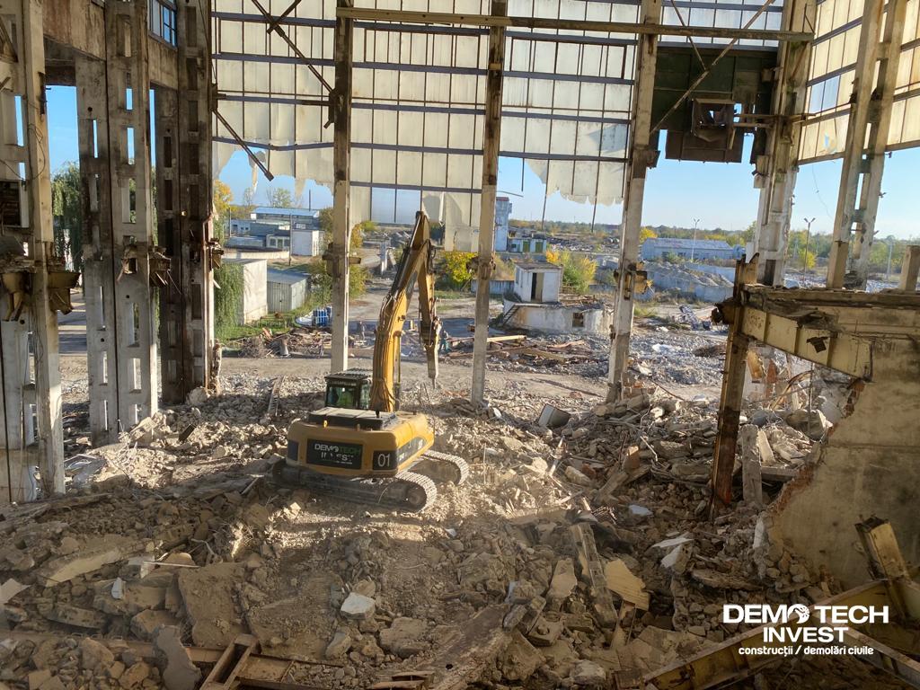 demolare cladiri Zaharul Liesti