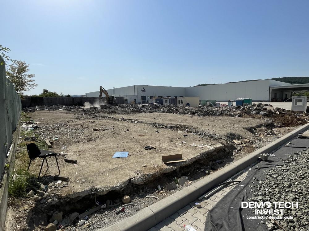 Fabrica Michelin Zalău, lucrări de demolare şi excavare fundaţii, conform autorizaţiilor de desfiinţare