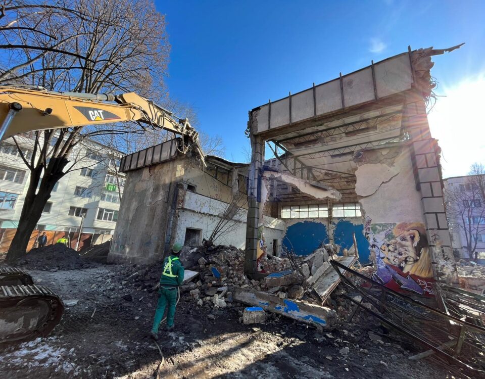 Demolare Sala Sporturilor Barlad